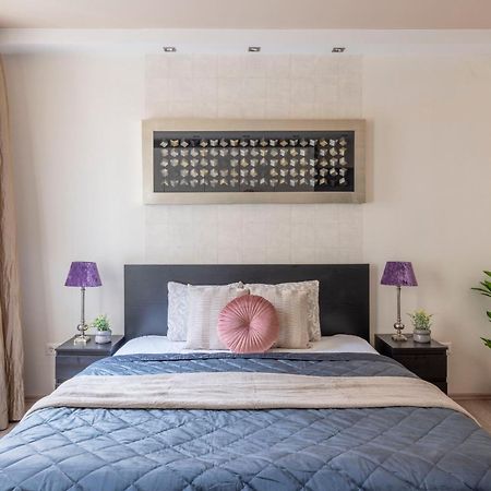 Exclusive Central Suite With Balcony By Prestige Homes 부다페스트 외부 사진