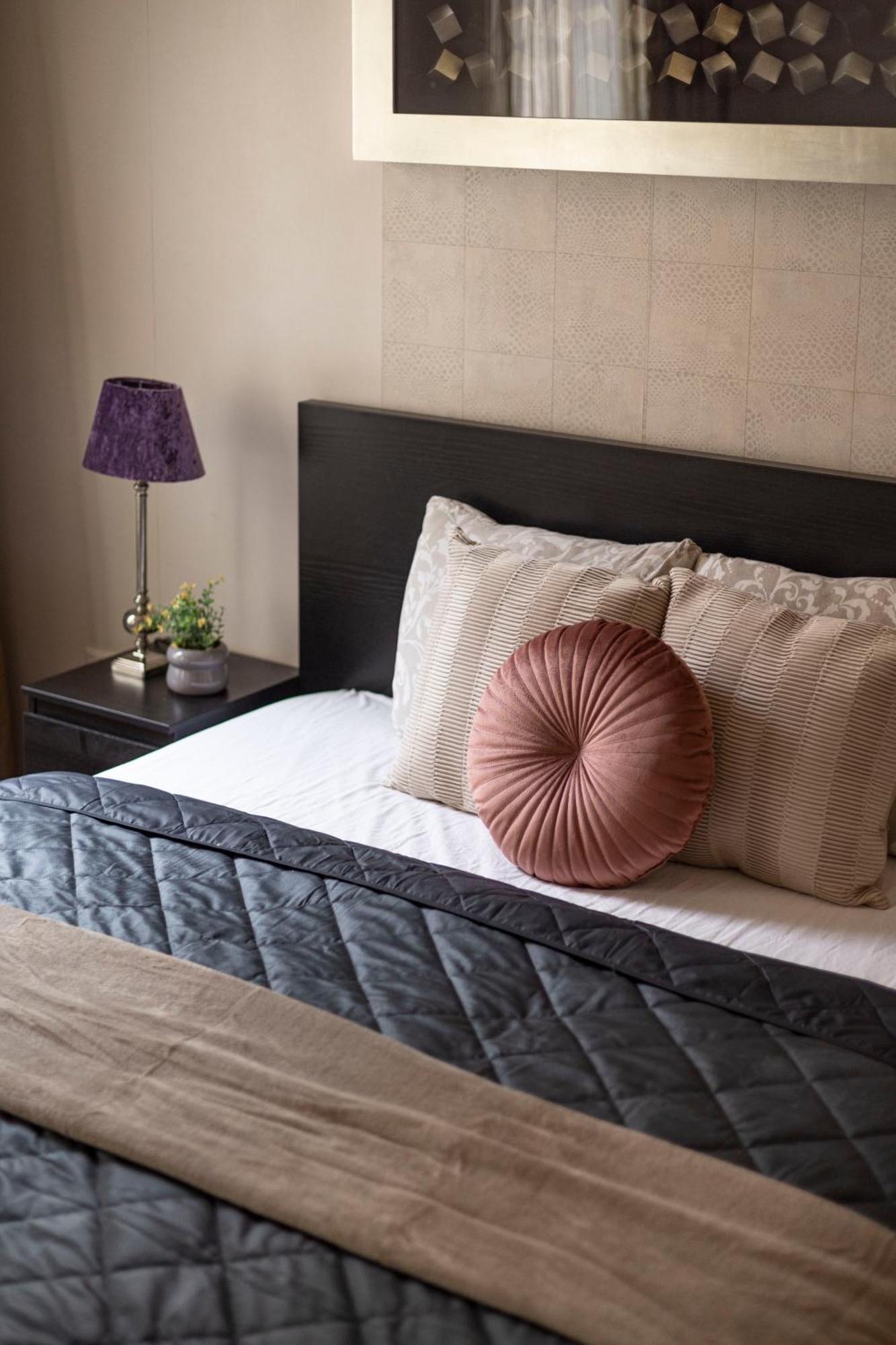 Exclusive Central Suite With Balcony By Prestige Homes 부다페스트 외부 사진