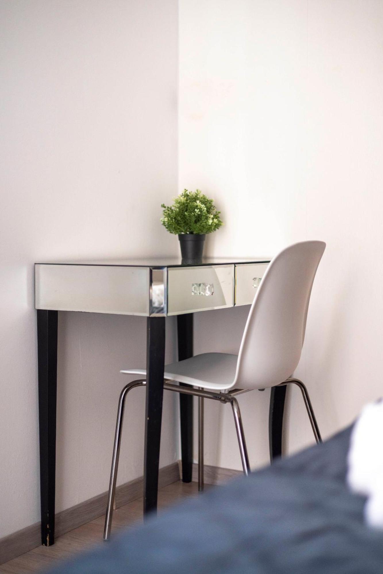 Exclusive Central Suite With Balcony By Prestige Homes 부다페스트 외부 사진
