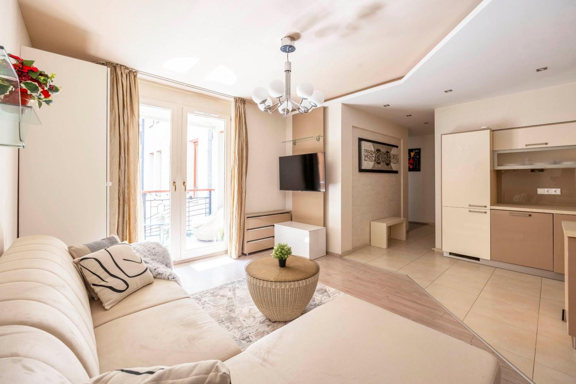 Exclusive Central Suite With Balcony By Prestige Homes 부다페스트 외부 사진