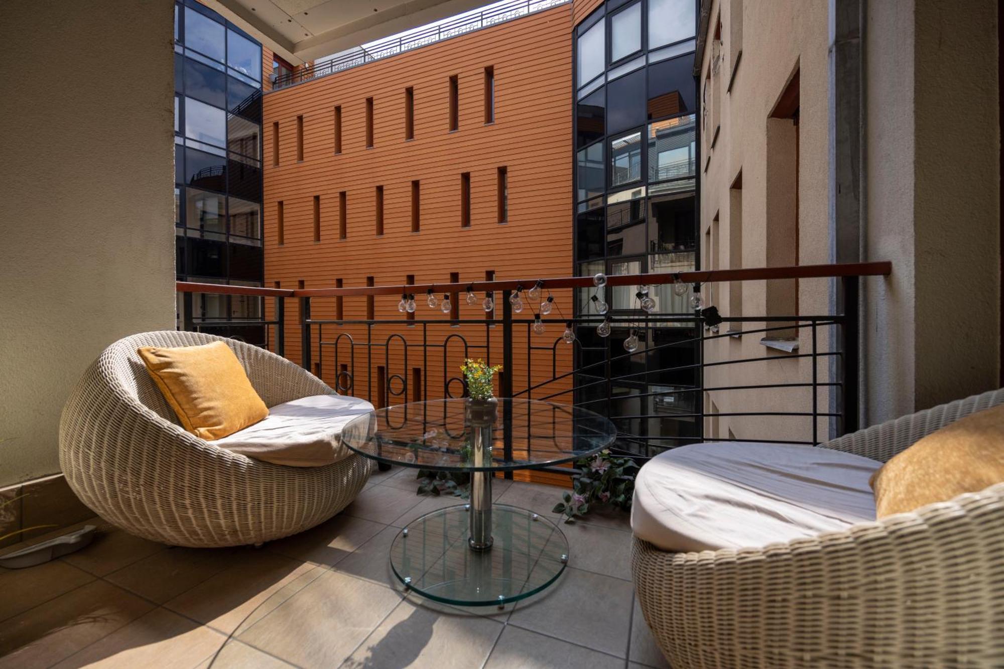 Exclusive Central Suite With Balcony By Prestige Homes 부다페스트 외부 사진