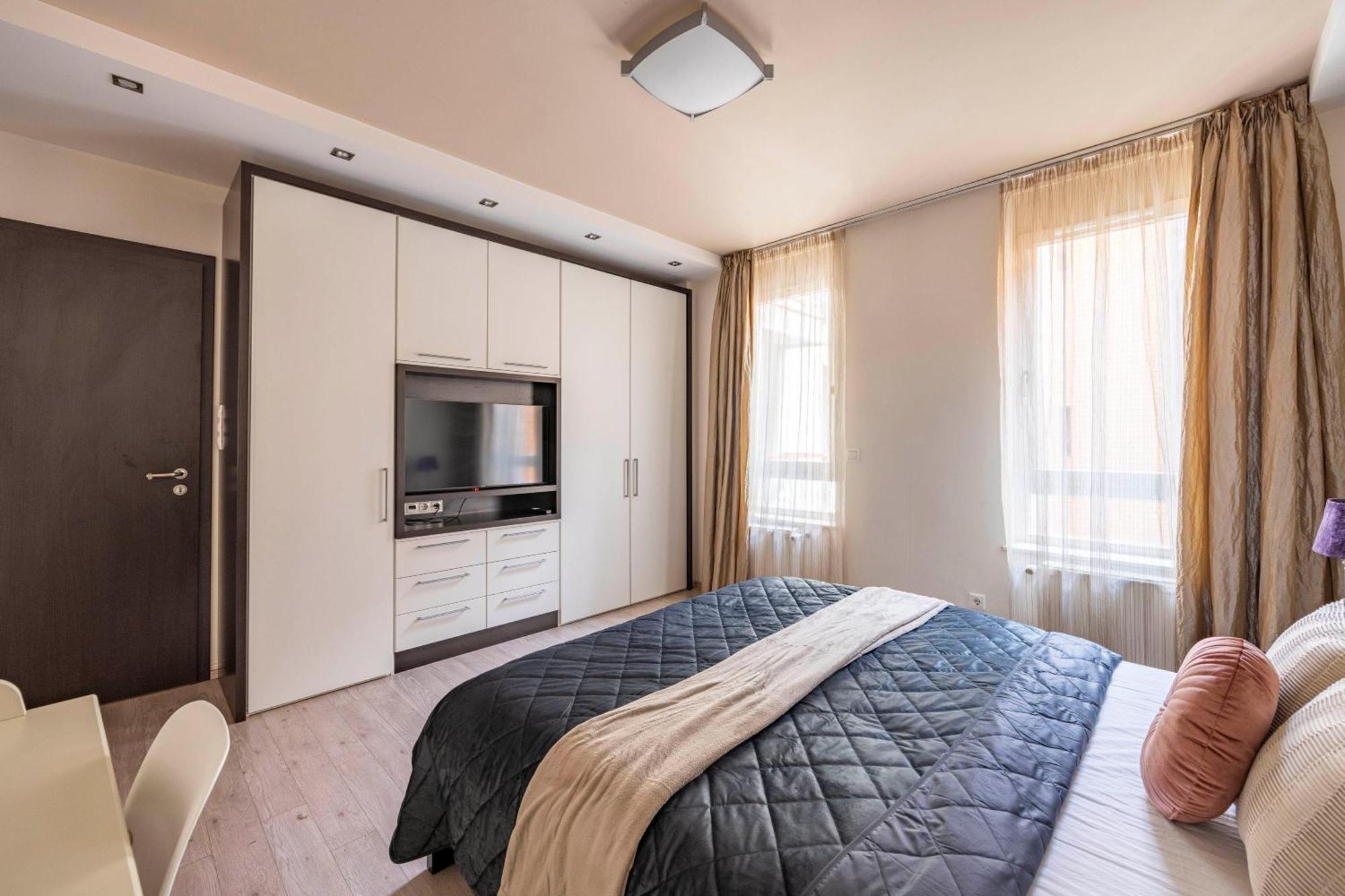 Exclusive Central Suite With Balcony By Prestige Homes 부다페스트 외부 사진